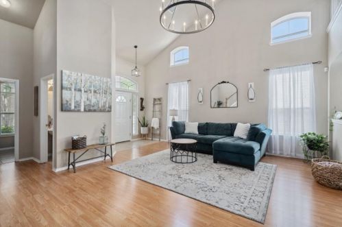 2913 Fleet Dr, Austin, TX 78748-2962