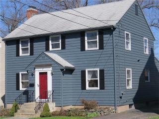 57 Dix Rd, Hartford, CT 06109-2905