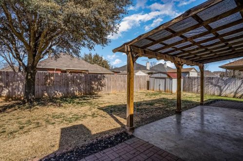 8609 Saranac Trl, Fort Worth TX  76118-7845 exterior