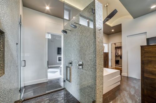 6821 Saucon Vly Dr, Fort Worth TX  76132-7125 exterior