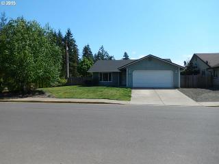 87665 Trek Dr, Veneta, OR 97487-9549