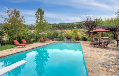 10188 Dimple Dell Ln, Sandy UT 84092-4505 exterior