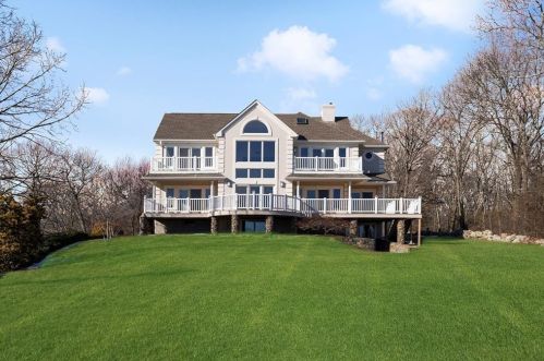 5 Seabury Dr, Westerly, RI 02891-3650