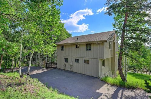 7136 Aspen Meadow Dr, Lakewood CO 80439 exterior