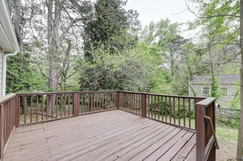 2664 Baker Ridge Dr, Atlanta GA  30318-7223 exterior