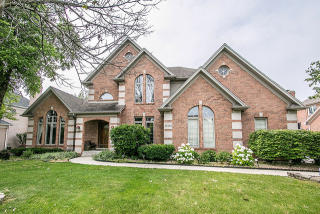 1605 Darien Club Dr, Oak Brook IL  60561-3686 exterior