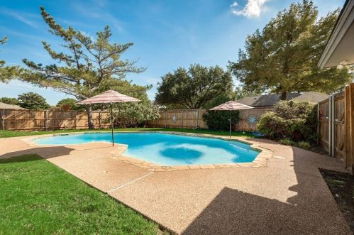 1900 Ports O Call Dr, Plano TX  75075-2149 exterior