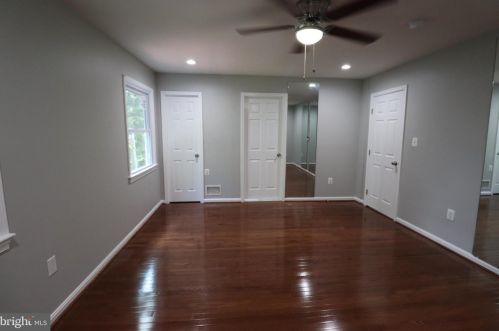 8005 Lake Pleasant Dr, Springfield VA  22153-3005 exterior