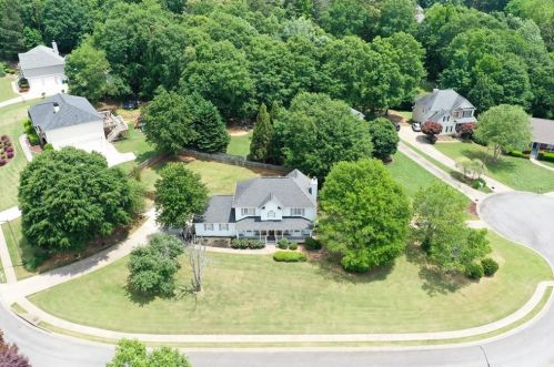 207 Sweetbriar Ln, Holly Springs, GA 30115-9164