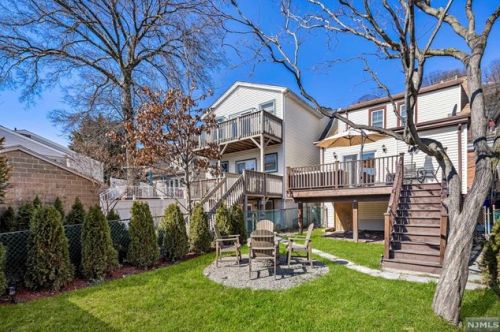 333 Undercliff Ave, Edgewater NJ  07020-1216 exterior