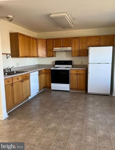 91 Grindstone Dr, Hedgesville WV  25427-6975 exterior