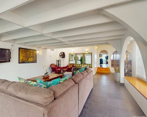 84825 Moua St, Nanakuli, HI 96792-1925