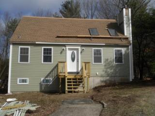 10 Wheelwright Dr, Lee, NH 03861-6607