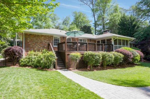 4670 Huntley Dr, Atlanta GA  30342-2728 exterior