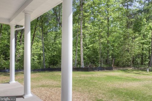 359 Ferry Rd, Fredericksburg, VA 22405-2877