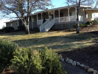 686 Tierra Del Sol Rd, Boulevard, CA 91905-9643