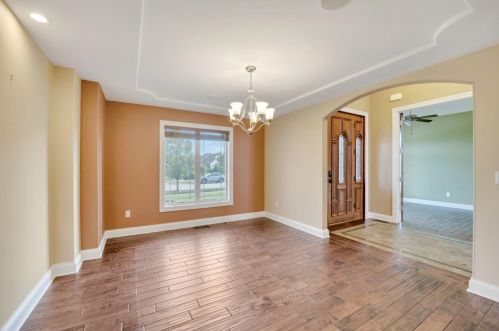 1100 Hyde Park, Crown Point IN 46307-7881 exterior