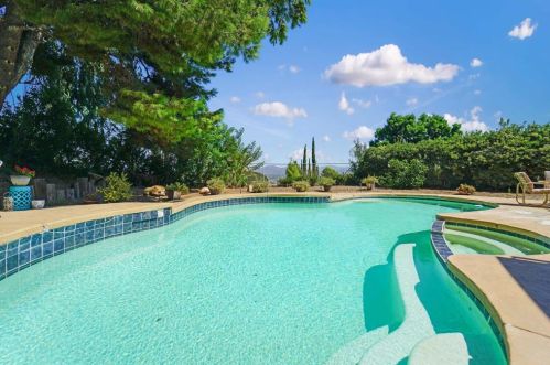 566 Goulburn Ct, El Cajon, CA 92020-2928