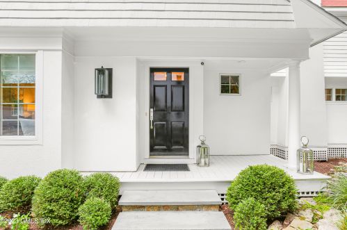 14 Tyler Ln, Riverside, CT 06878-1815