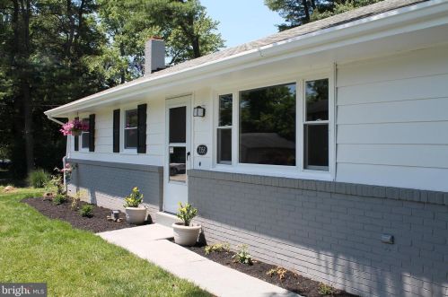7056 Red Top Rd, Harrisburg, PA 17111-4945