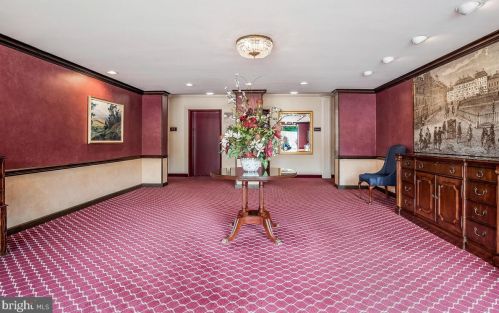 1300 Arlington Ridge Rd, Arlington VA  22202-1953 exterior