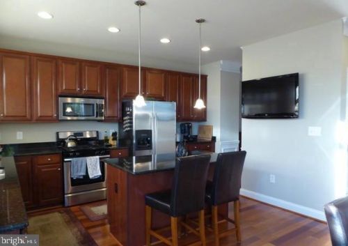 3458 25th Ct, Arlington, VA 22206-2465