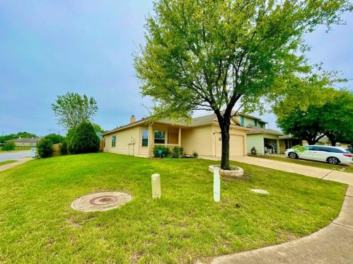 9408 Brents Elm Dr, Austin TX  78744-7951 exterior