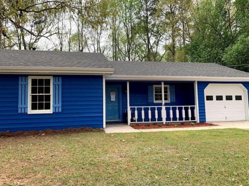 920 Navajo Trl, Porterdale, GA 30016-6915
