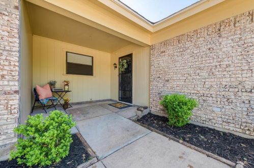 6524 Stardust Dr, Fort Worth TX  76148-2859 exterior