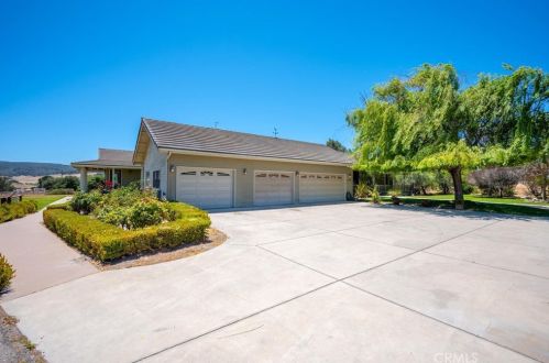 1060 Hidden Springs Rd, San Luis Obispo, CA 93401-8301
