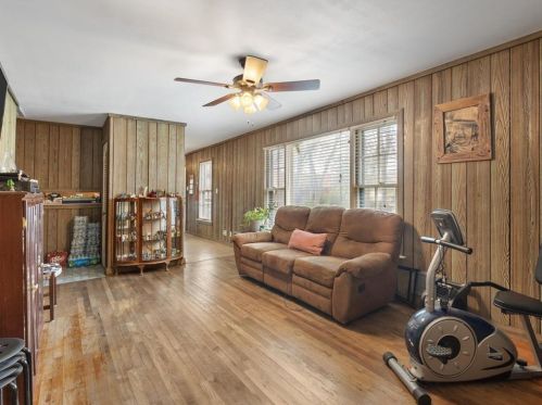 1300 Quail Trl, Fort Worth TX  76114-2321 exterior