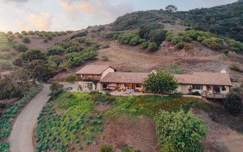 3330 Foothill Rd, Carpinteria, CA 93013-3070