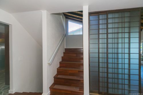 1106 Kaluanui Rd, Honolulu HI  96825-1350 exterior
