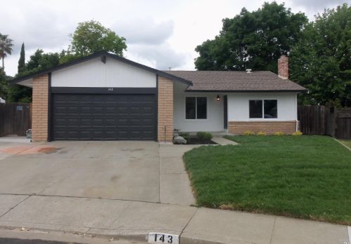 143 Mesa Ct, Vacaville, CA 95687-5636