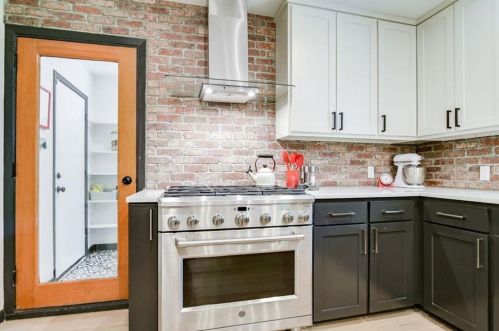 5707 Fairlane Dr, Austin TX  78757-4412 exterior