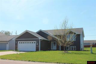 300 Maverick Dr, Mankato, MN 56001-6424
