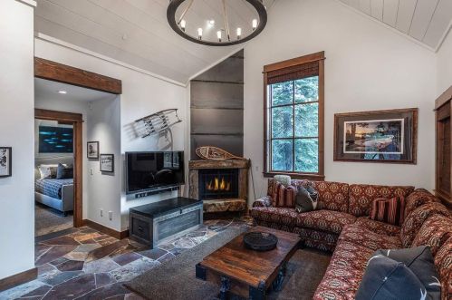 321 David Frink, Truckee CA  96161-5105 exterior
