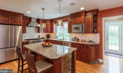 2006 Rachael Dr, Lancaster PA  17601-3655 exterior