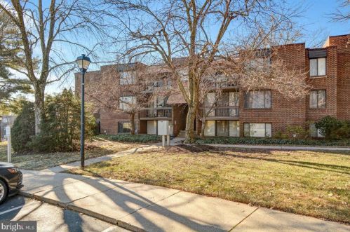 8705 Hayshed Ln, Columbia, MD 21045-2830