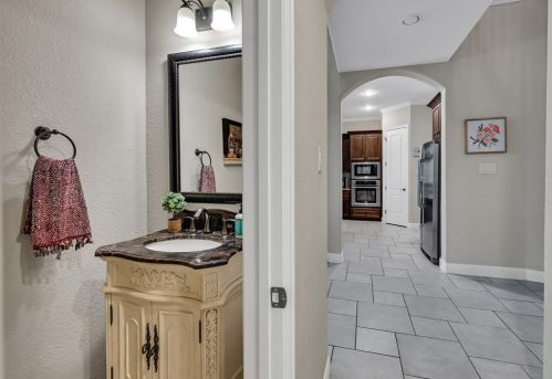 2406 Belton Shores Dr, Conroe TX  77304-4582 exterior