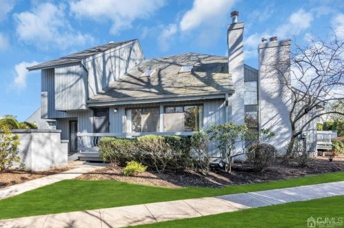 21 Linda Ln, Edison, NJ 08820-1192