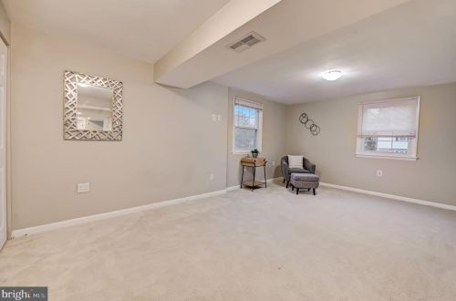 7203 Hadlow Dr, Springfield VA  22152-3529 exterior