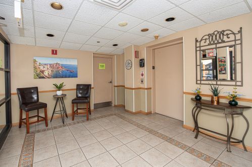 7414 Irving Park Rd, Chicago, IL 60706-2102