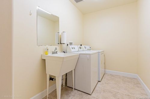 1717 Iwi Way, Honolulu HI  96816-3826 exterior