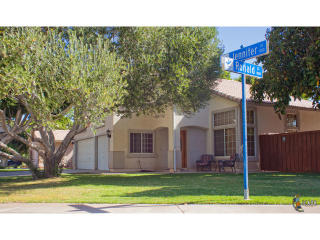 1068 Jennifer St, Brawley, CA 92227-5136
