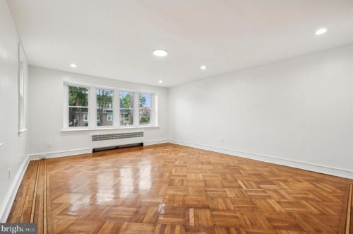 6937 19 St, Philadelphia PA  19146-2936 exterior