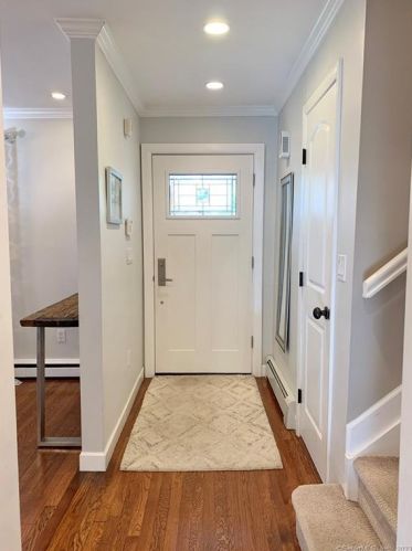 7 Lilac Ln, Norwalk, CT 06851-2209