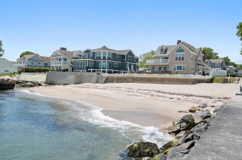 2 Sea Breeze Ave, Niantic CT  06357-3415 exterior
