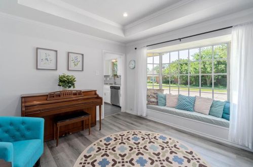 1917 Middle Gln Dr, Carrollton TX 75007-2418 exterior