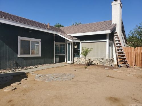 43818 Carefree Ct, Lancaster, CA 93535-6102